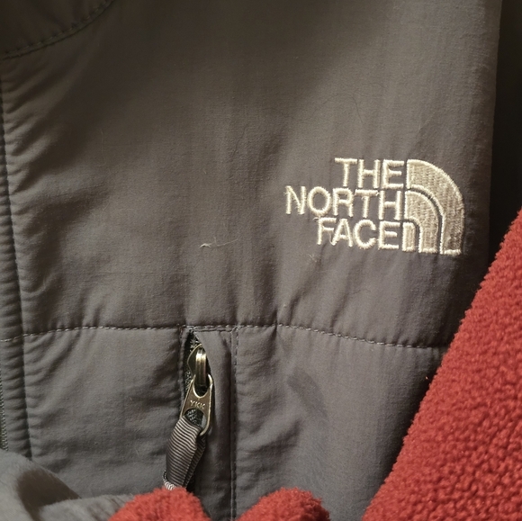 The North Face Red and Gray Polertec Fleece Jacket - Picture 4 of 11